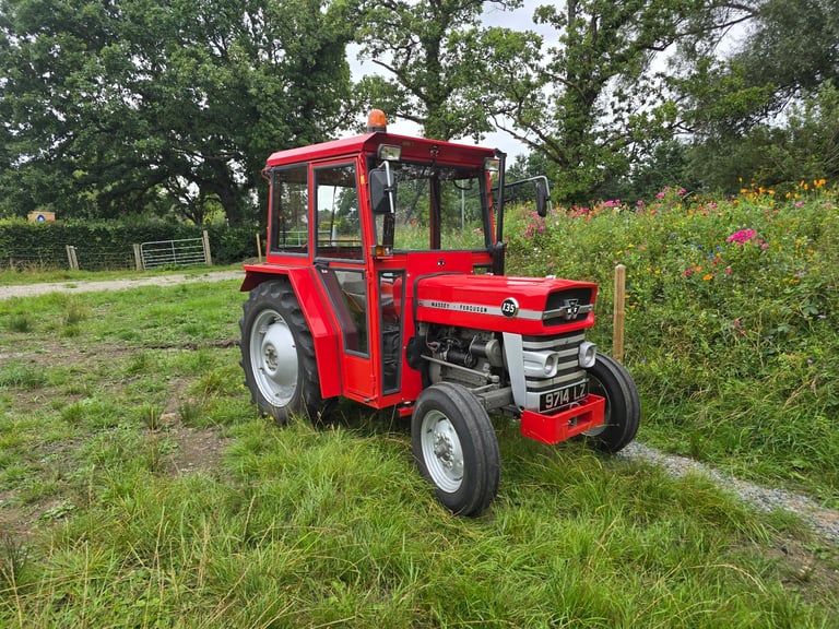 Massey ferguson 135 vintage tractor with cab, mint condition