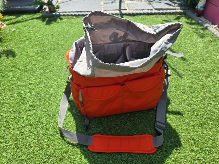 Lowepro sling bag 35 L