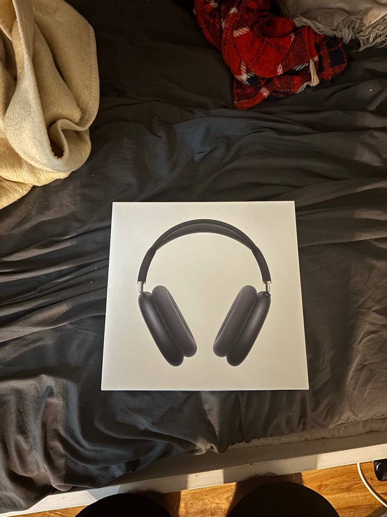 image for Apple AirPod Maxes-Midnight