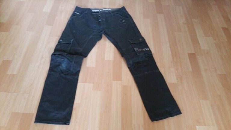 Vintage 00's BENCH  Fly Stud Cargo Jeans. Size : W36. L32