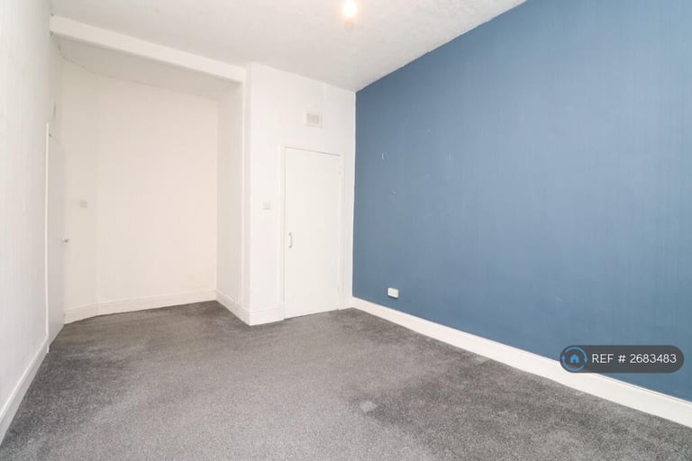 2 bedroom flat in Boyd Street, Glasgow, G42 (2 bed) (#2683483)