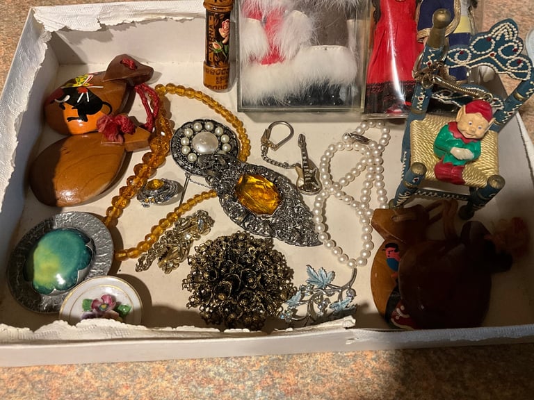 image for Odds and sods box. Please check photos, thanks 🙏 