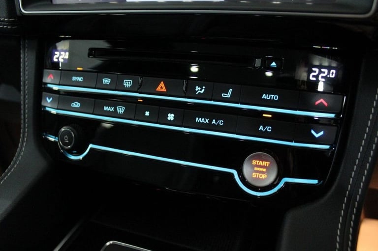 2019 68 JAGUAR F-PACE 3.0 D300 V6 S SUV 5DR DIESEL AUTO AWD EURO 6 (S/S) (300 PS