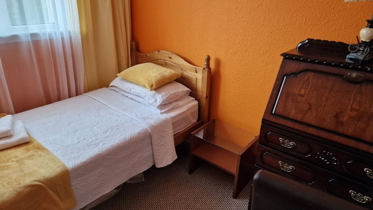 Clovenstone Park room for rent