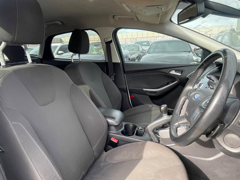 2011 Ford Focus 1.6 Titanium Euro 5 5dr HATCHBACK Petrol Manual