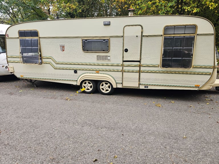 Twin Axle 2000 Tabbert Comtesse 6  (4 Birth) 