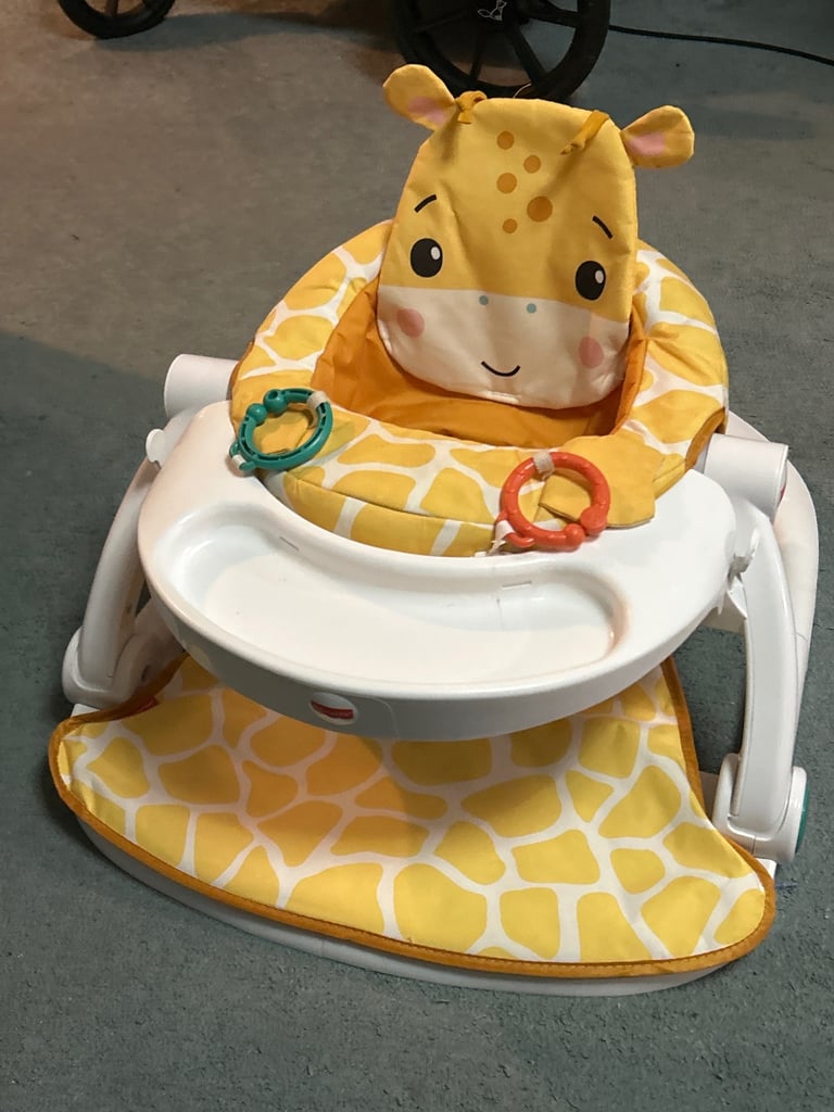Sit me up giraffe chair with tray 