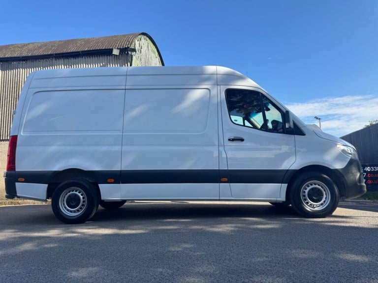 Mercedes-Benz Sprinter 3.5t H2 L2 Progressive Van++1 OWNER++CRUISE++REV
