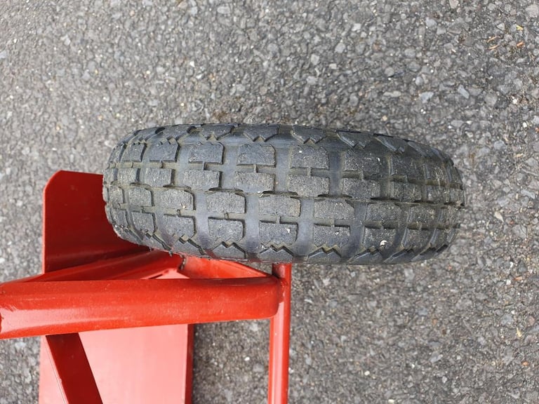 Steel weight lifting pushcart/ Truck - Rubber Wheels - 250kg Capacity NEW.