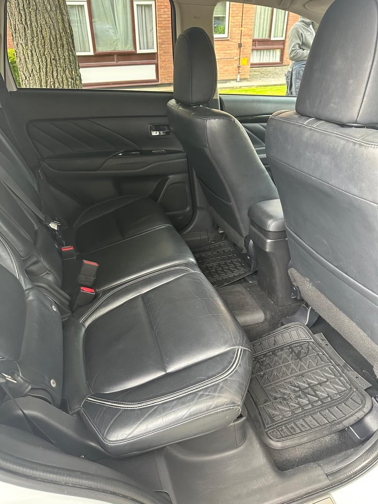 MITSUBISHI OUTLANDER 2015