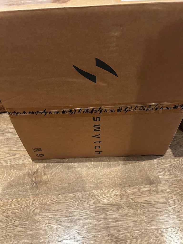 Brand new Swytch electric bike conversion kit with accessories