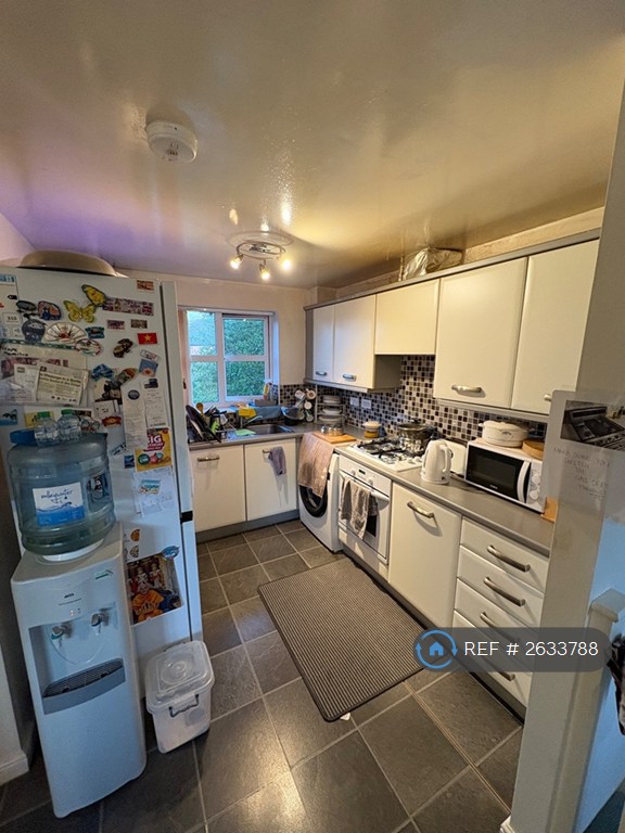2 bedroom flat in Snape Close, Hamilton, Leicester, LE5 (2 bed) (#2633788)