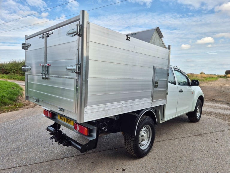 2017 Isuzu D-Max 2.5 TD Extended cab 4x4 Arborist tipper 3,5t towing WE HAVE A CHOICE OF 4X4 PICK...