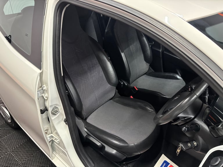 2014 Toyota AYGO 1.0 VVT-i X-Pression 5dr x-shift HATCHBACK Petrol Manual