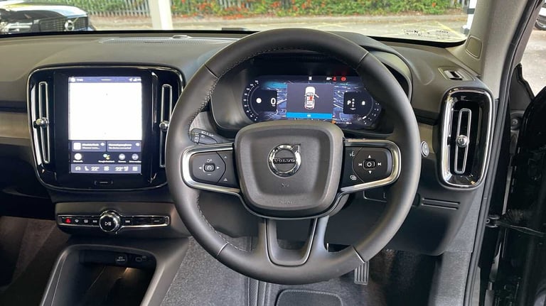 2025 Volvo XC40 2.0 B3P Ultra Dark 5dr Auto SUV Petrol Automatic