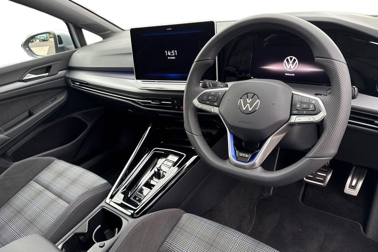 2025 Volkswagen Golf 1.5 TSI 272 GTE eHybrid 5dr DSG **HEADS UP DISPLAY + PAN ROOF** Hatchback PE...