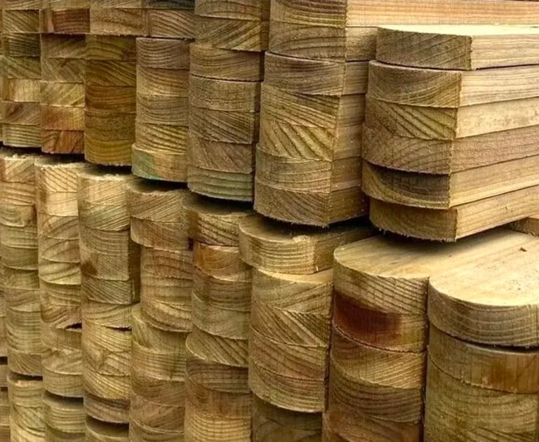 image for 900 (3ft) round top pressure treated picket pales