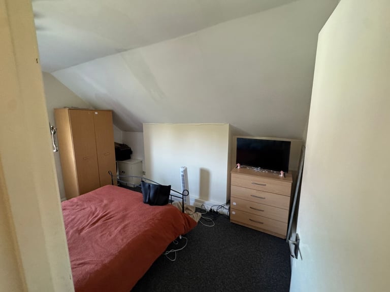 Two bedroom unfurnished flat available now Postcode PO5 1RN