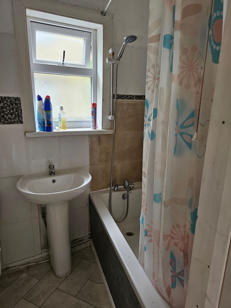 Single Bedroom flat for rent - Bradford BD9 - 450 pm