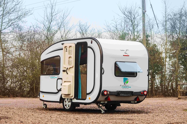 Freedom Carpento 360 - Lightweight 3 or 4 berth caravan with bathroom