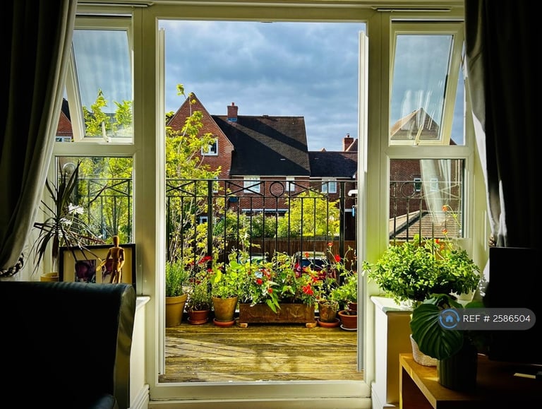 2 bedroom flat in Elizabeth Jennings Way, Oxford, OX2 (2 bed) (#2586504)