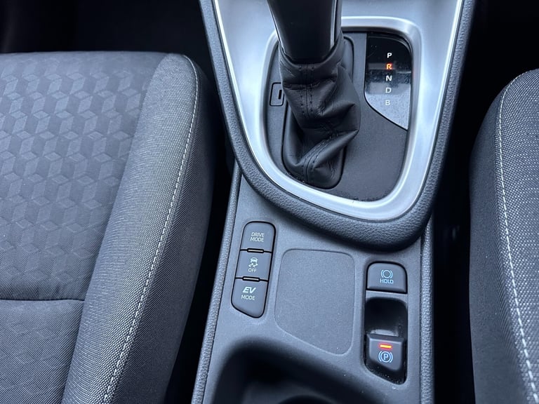 2022 Toyota Yaris 1.5 Hybrid Design 5dr CVT HATCHBACK Petrol/Electric Hybrid Automatic