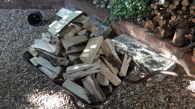 Logs Firewood Seasoned & Split Oak Ash Beech & mixed hardwoods Large barrow load £20 Downend