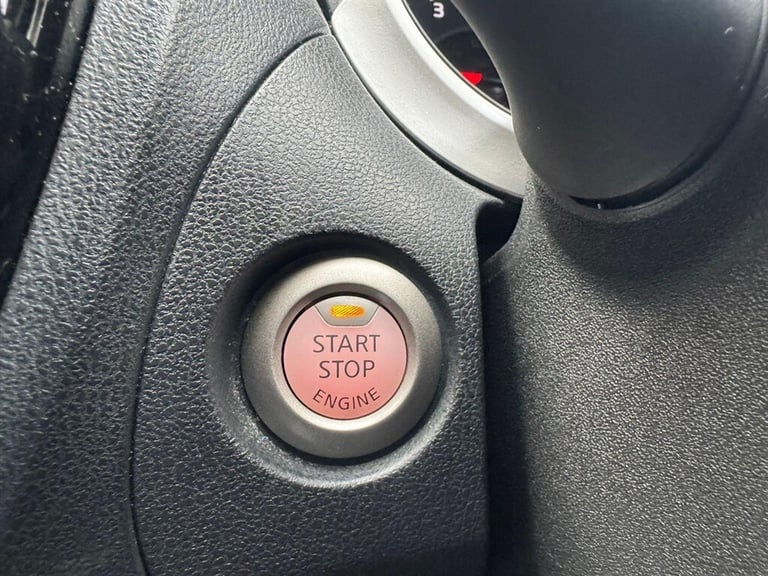 2016 Nissan Juke 1.2 DIG-T N-Connecta Euro 6 (s/s) 5dr SUV Petrol Manual