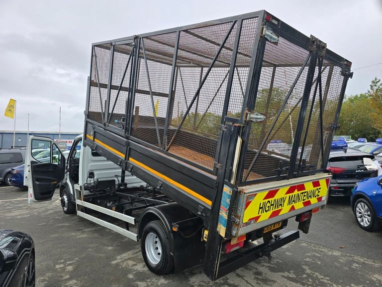 2019 Iveco Daily 3.0D HPI 65C caged Tipper in white, 45,000 miles, 1 owner, Euro 6 ULEZ, 6-s TIPP...