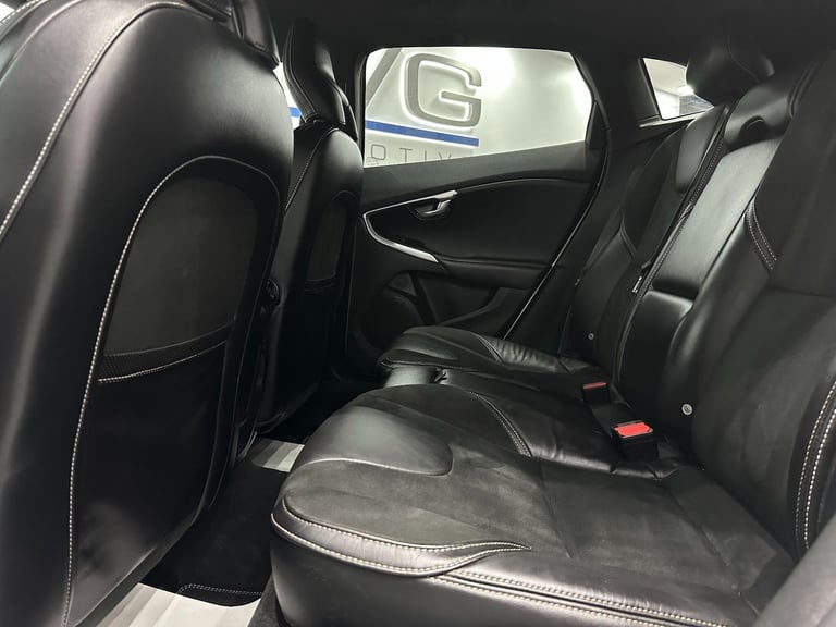 2017 Volvo V40 2.0 D2 R-Design Nav Plus Auto Euro 6 (s/s) 5dr HATCHBACK Diesel Automatic