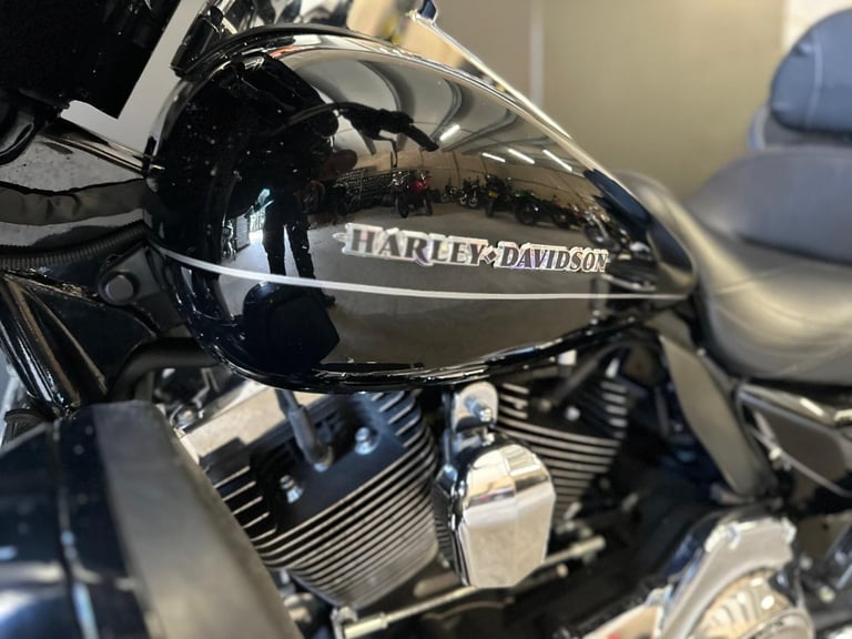 STUNNING LOW MILEAGE 2016/16 HARLEY-DAVIDSON FLHTKL ELECTRA GLIDE UL LOW
