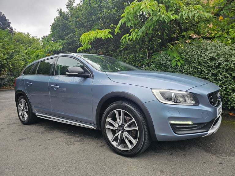 VOLVO V60 CROSS COUNTRY 1 OWNER LUX NAV FVSH LIKE 4WD 4X4 ALL ROAD ESTATE V70 V40