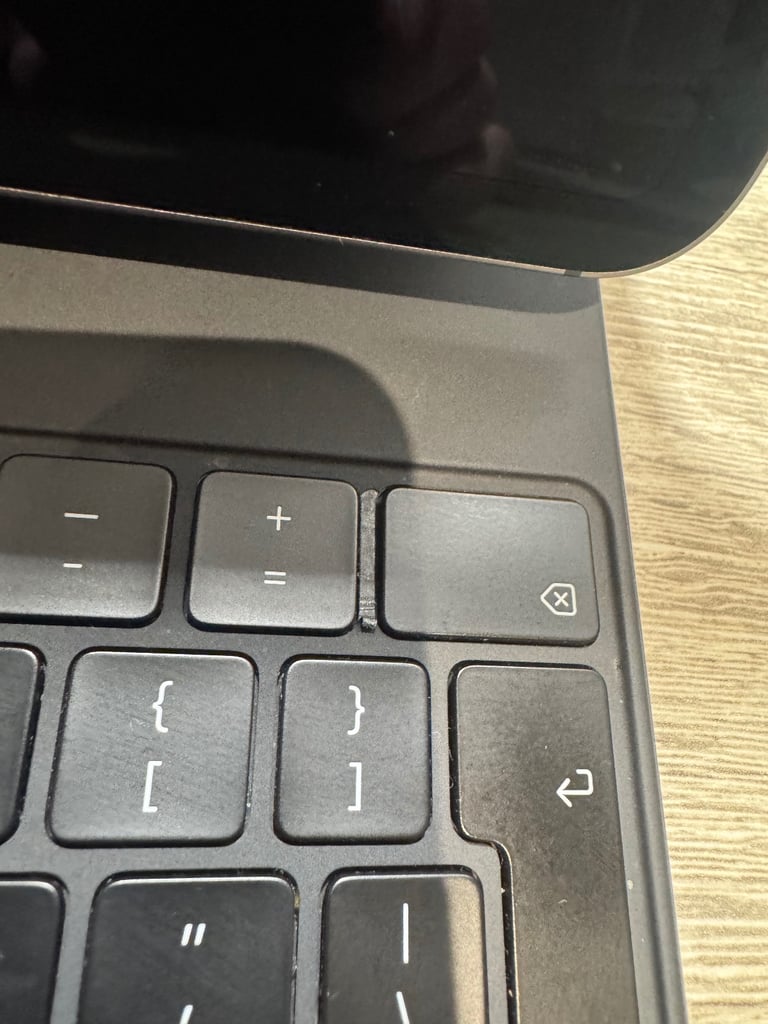 iPad Pro 12.9” 256gb (2021) 5G and WiFi + Magic Keyboard + Apple Pencil