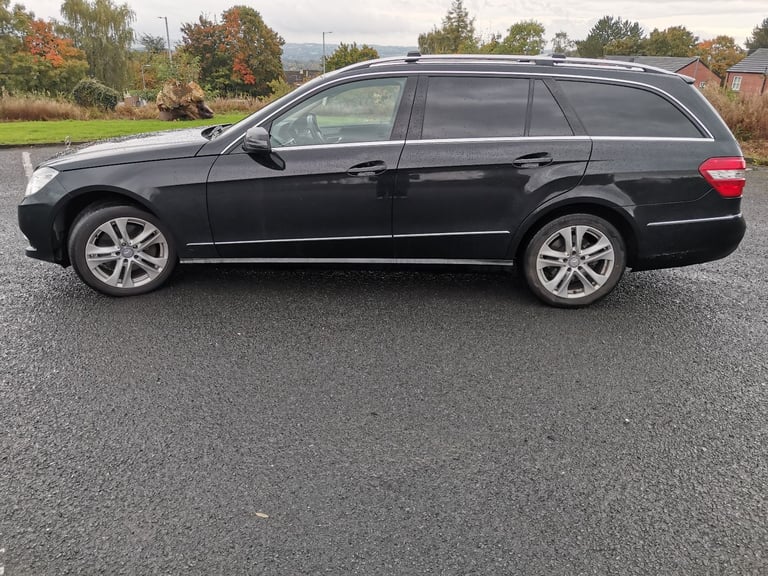 2013 MERCEDES BENZ E CLASS E300 BLUETEC HYBRID AUTO ELECTRIC/DIESEL 200BHP 7G-TRONIC 1 YEAR M,O,T