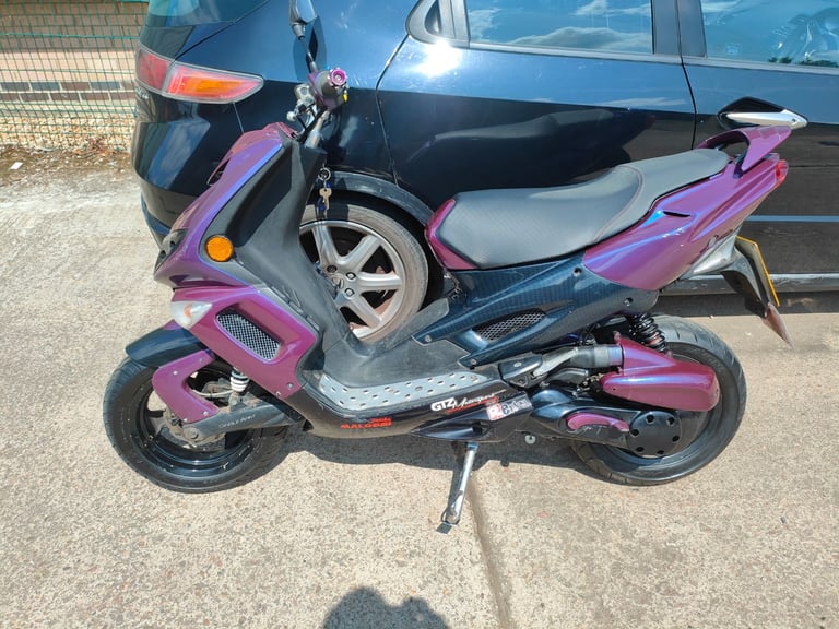 Peugeot, SPEEDFIGHT, 2005, 49 (cc)