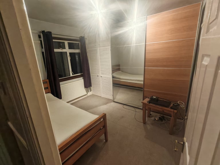 DOUBLE ROOM for Professional | 3-Min Walk to Station | 2.5 Gbps Internet | Free Parking