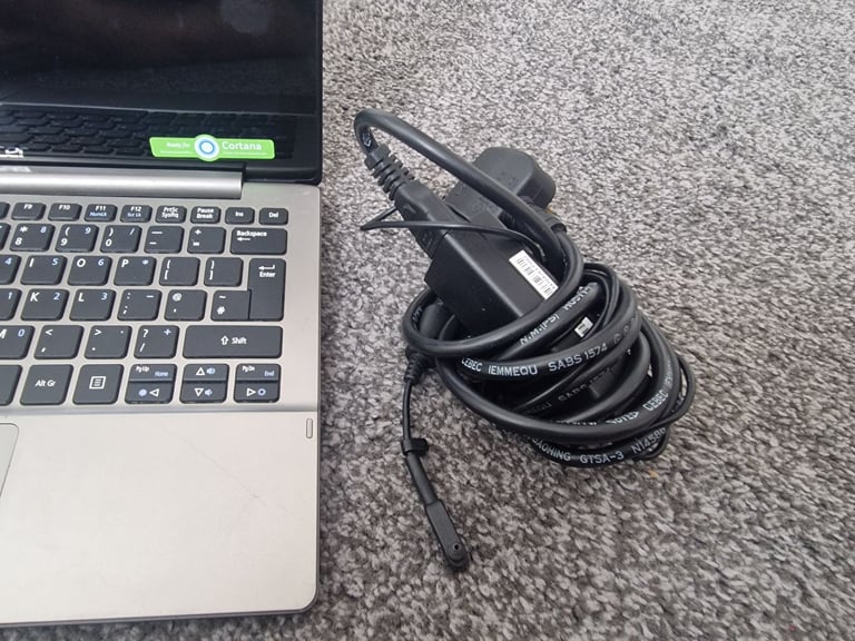 Acer Aspire switch 11v, HYBRID, 11.6in, 4GB Ram, 60gbSSD, intel core M, win10