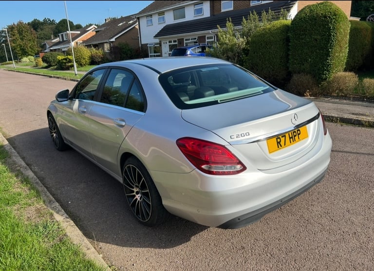 Immaculate Mercedes-Benz, C200 CLASS, Saloon, Automatic , 1991 (cc), superb condition.