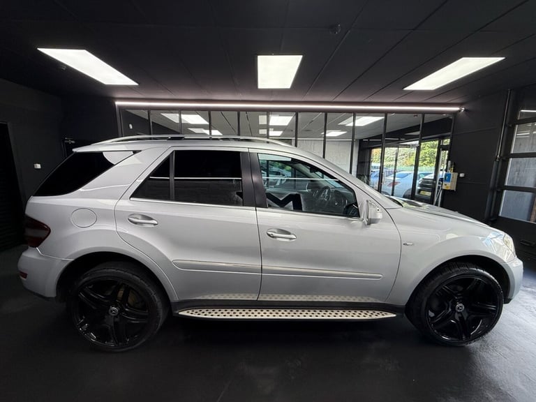2010 Mercedes-Benz M-Class 3.0 ML300 CDI V6 BlueEfficiency Sport SUV 5dr Diesel Tiptronic 4WD Eur...
