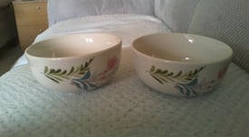 4 PRETTY BOWLS AND 16 KITCHEN UTENSILS - ALL NEW
