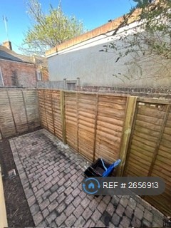 1 bedroom flat in South Western Terrace, Yeovil, BA20 (1 bed) (#2656913)