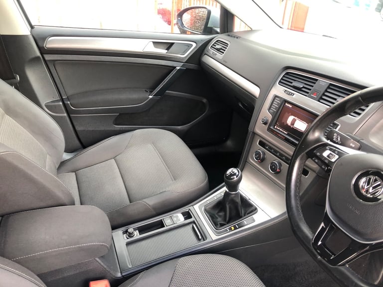 2016 Volkswagen Golf 1.6 TDI BlueMotion Tech Match Edition Estate 5dr Diesel