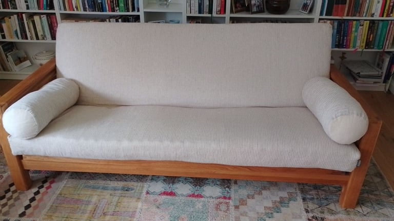 Futon Horizon three-seater solid oak bed settee