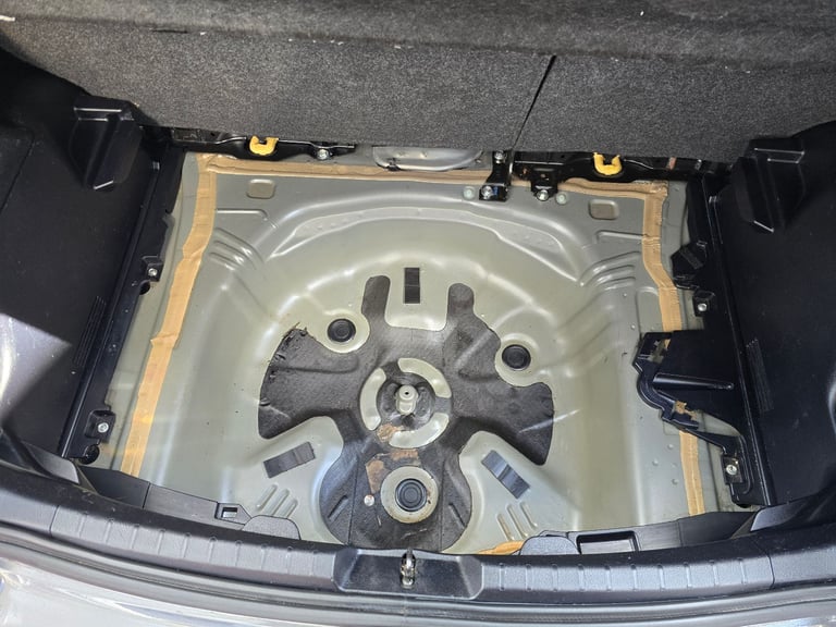 Toyota, YARIS, SR,Dual VVT-i SR Euro 5 3Dr 2013