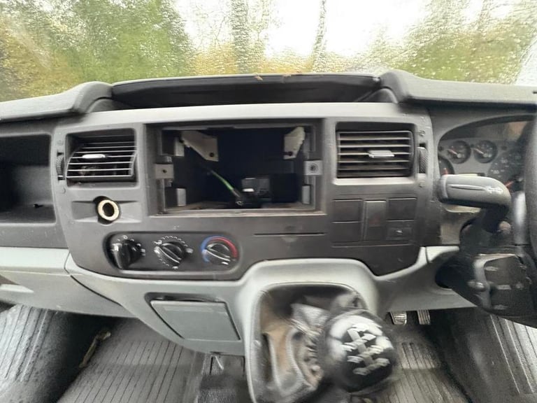 2011 Ford Transit Medium Roof Van TDCi 100ps PANEL VAN DIESEL Manual