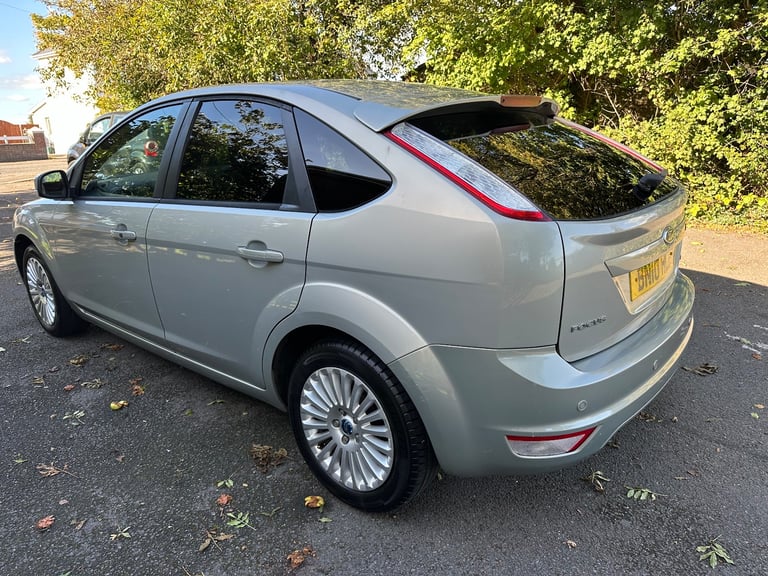 FORD FOCUS TITANIUM Hatchback, 2010, Manual, 1596 (cc), 5 doors