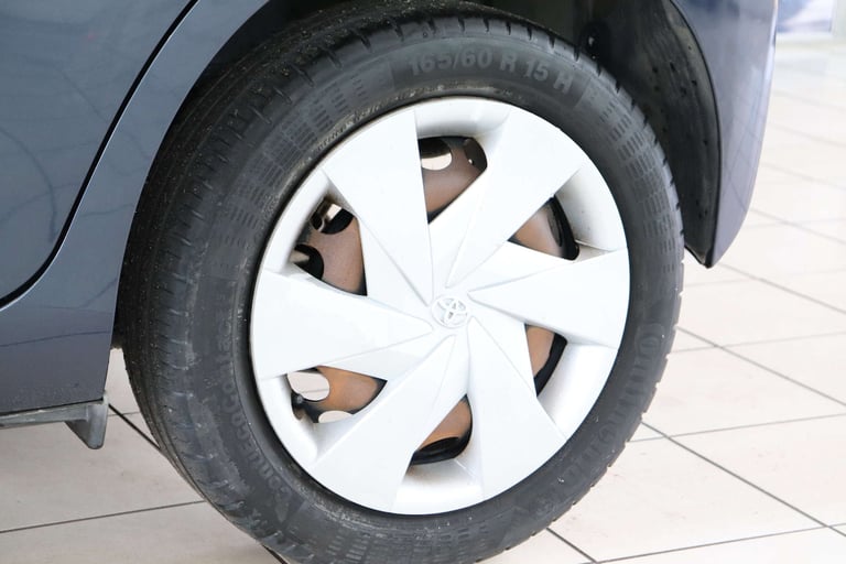 2016 Toyota AYGO 1.0 Aygo X-Play VVT-i CVT 5dr Hatchback Petrol Automatic