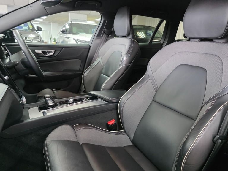 2021 Volvo V60 2.0 B3 MHEV R-Design Estate 5dr Petrol Hybrid Auto Euro 6 (s/s) (163 ps) Estate PE...