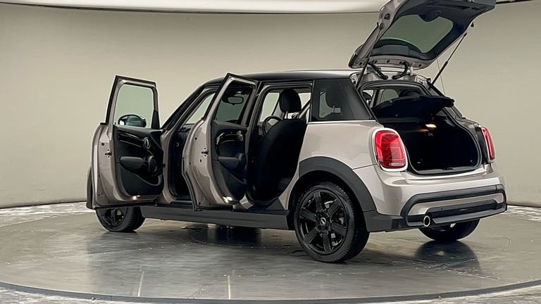 2024 MINI Hatch 5-Door Hatch Cooper Classic Hatchback Petrol Automatic