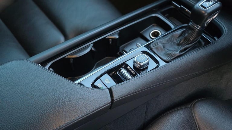 VOLVO S90 2.0 D4 Momentum Auto Euro 6 (s/s) 4dr 2018